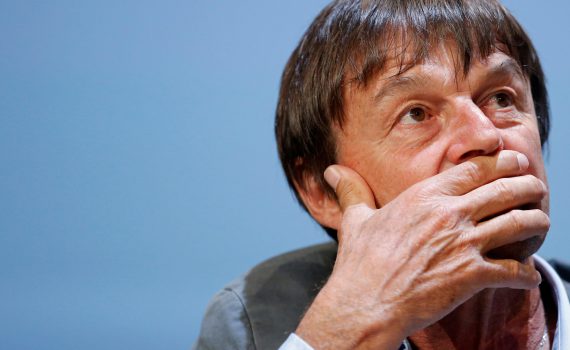 Nicolas Hulot veut renforcer l'information sur l'exposition aux ondes